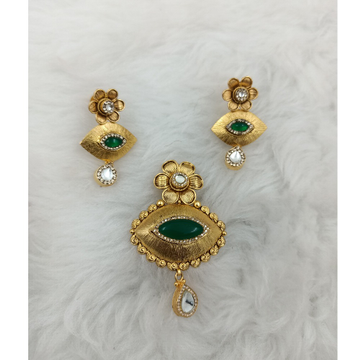 916 ANTIQUE PENDANT SET by Ranka Jewellers