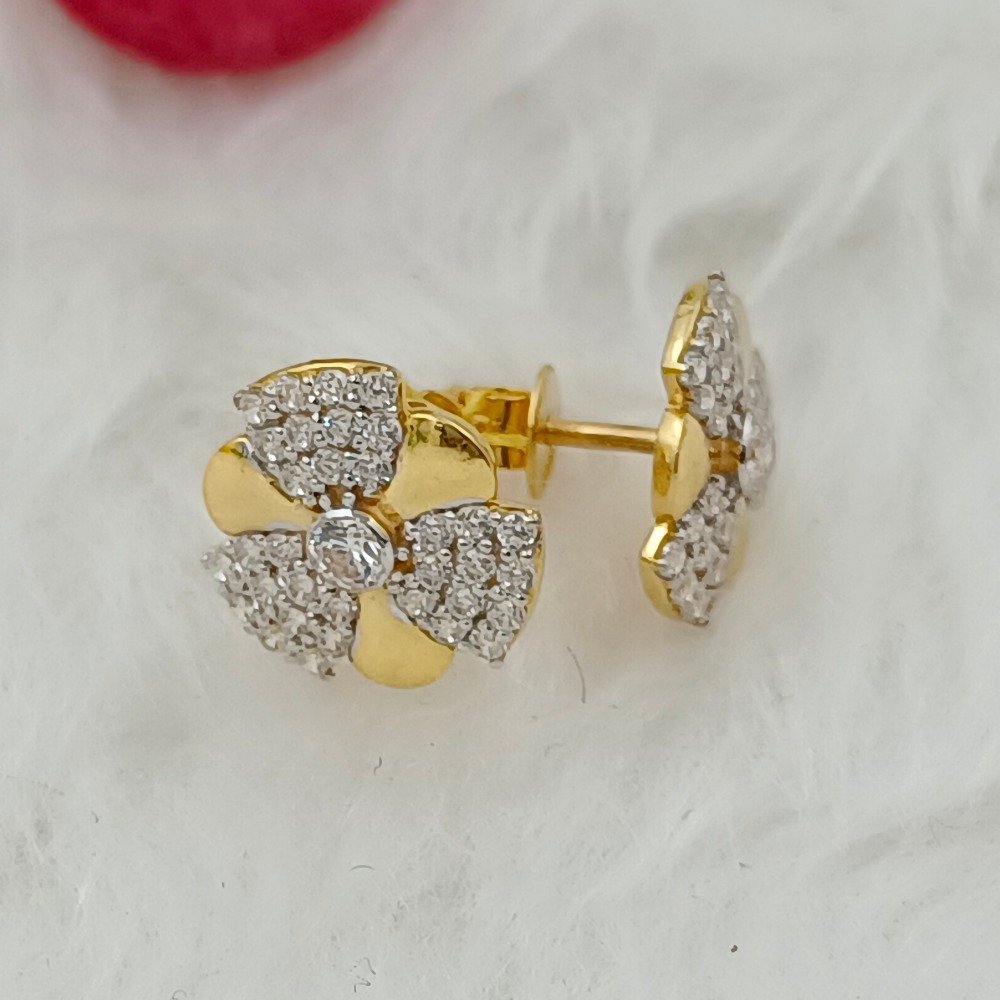 916 GOLD CZ FLOWER EARRING