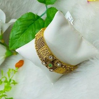 ANTIQUE JADTAR LADIES BRACELET